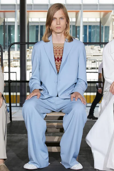 Look 7